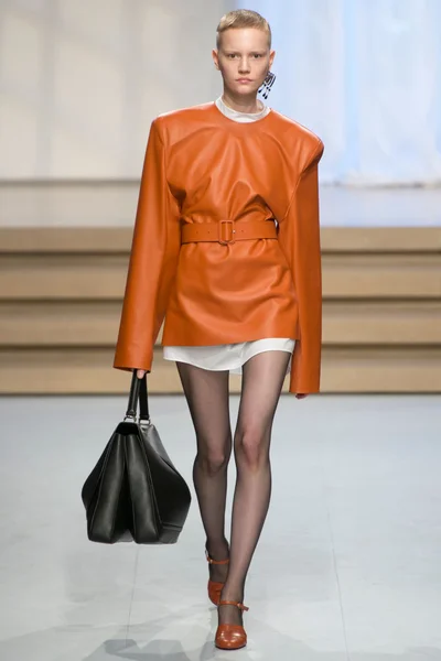 Look 12